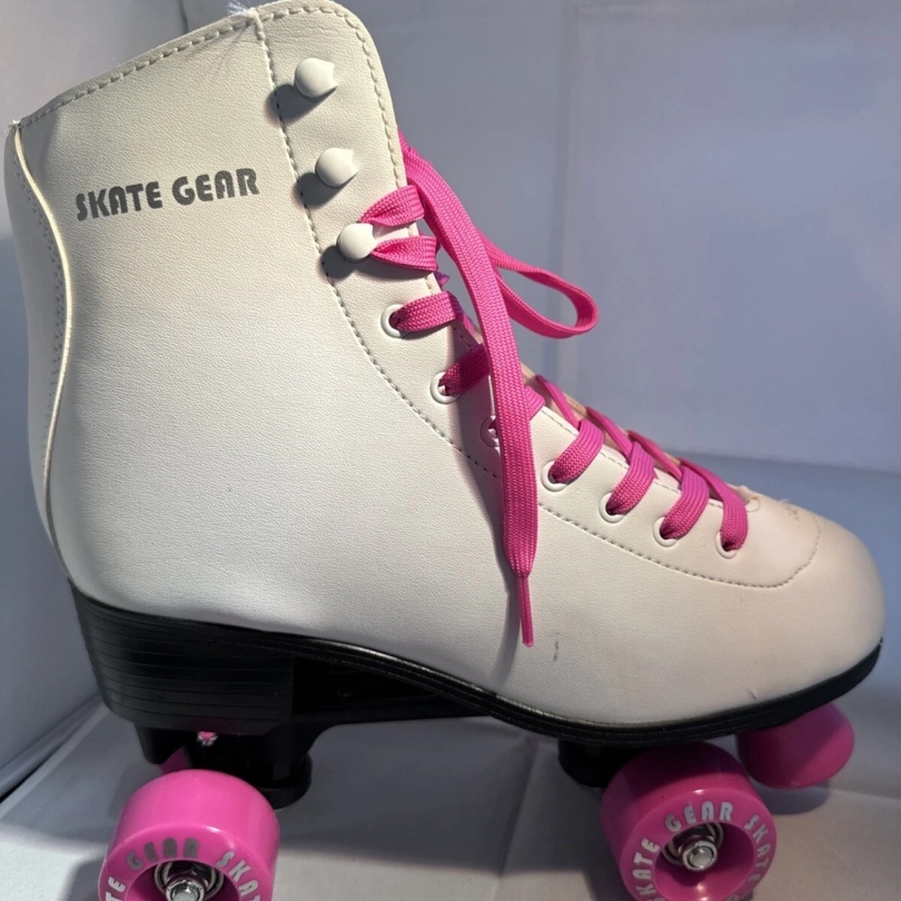 SKATEGEAR Women's White and Pink Roller Skates
